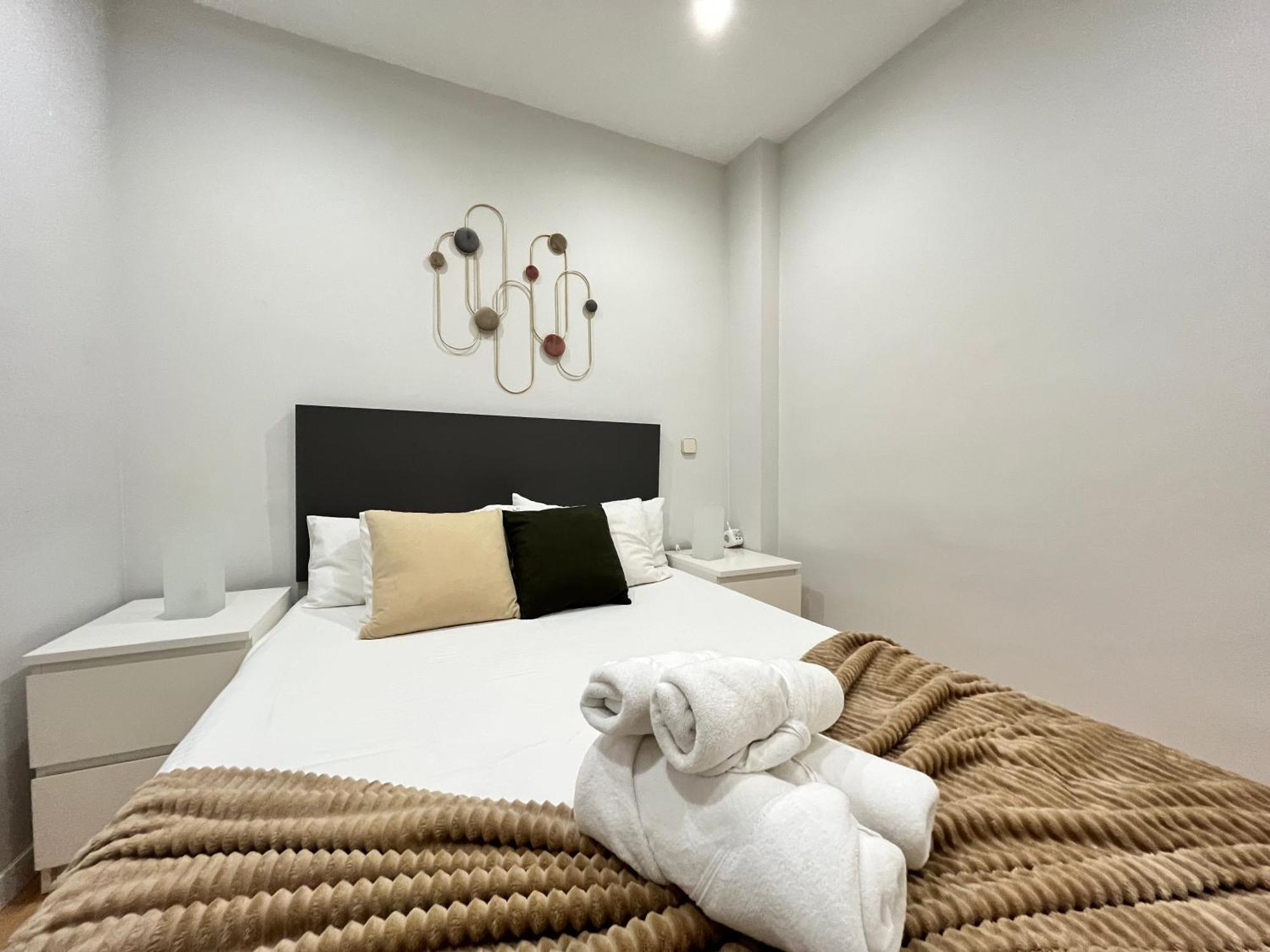 Santa Isabel Centro Temporal Apartment Madrid Exterior photo