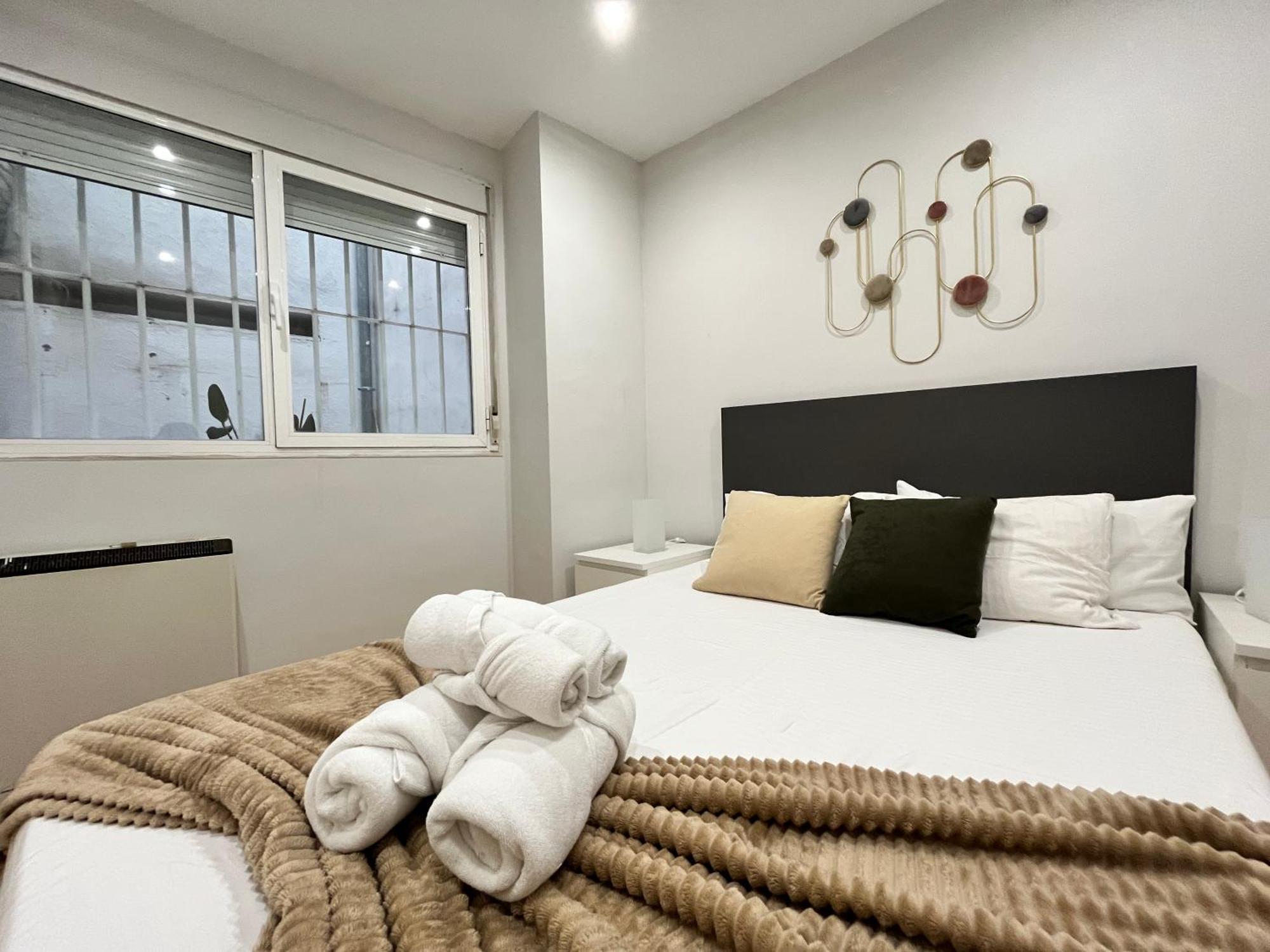 Santa Isabel Centro Temporal Apartment Madrid Exterior photo