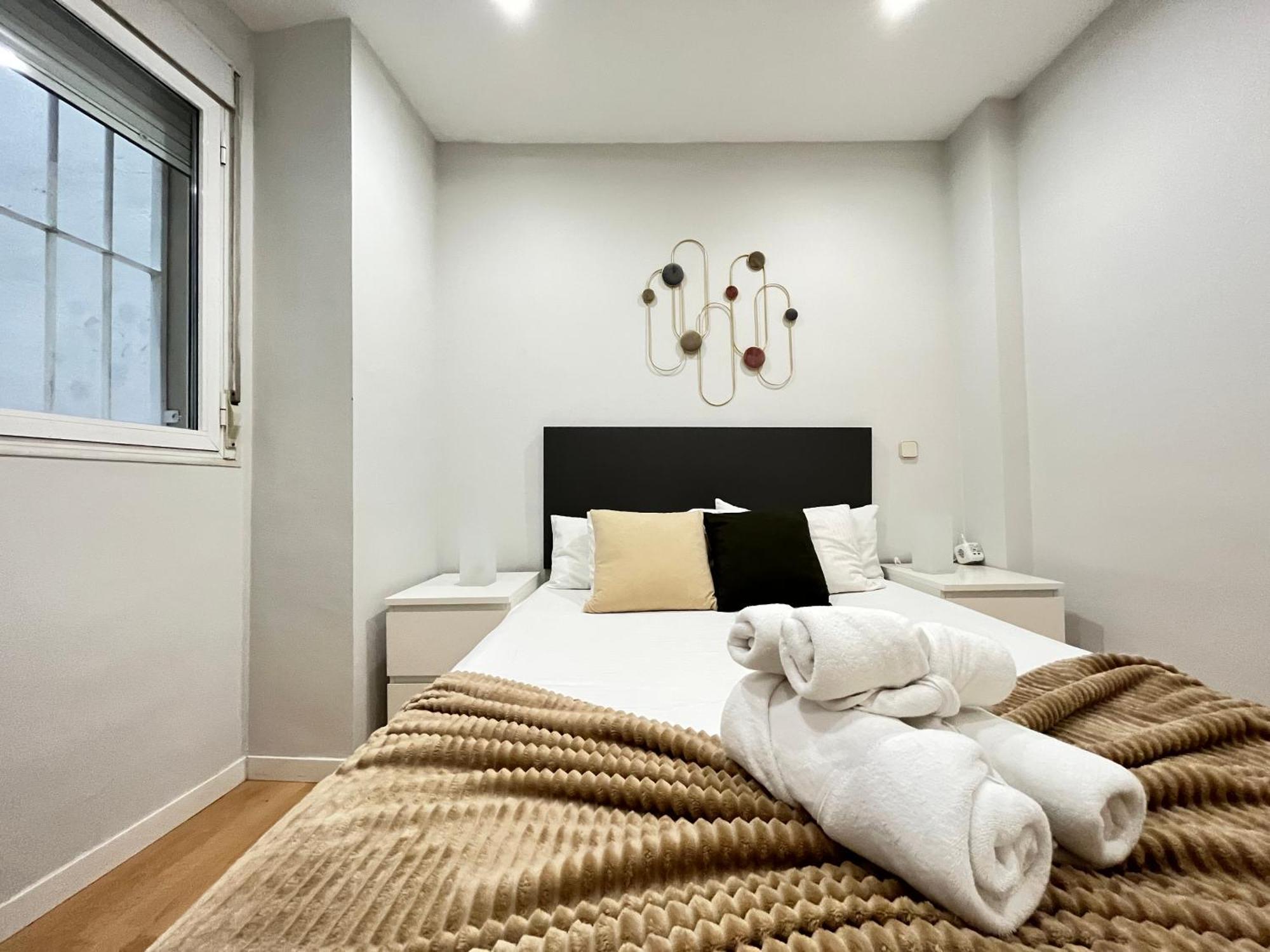 Santa Isabel Centro Temporal Apartment Madrid Exterior photo