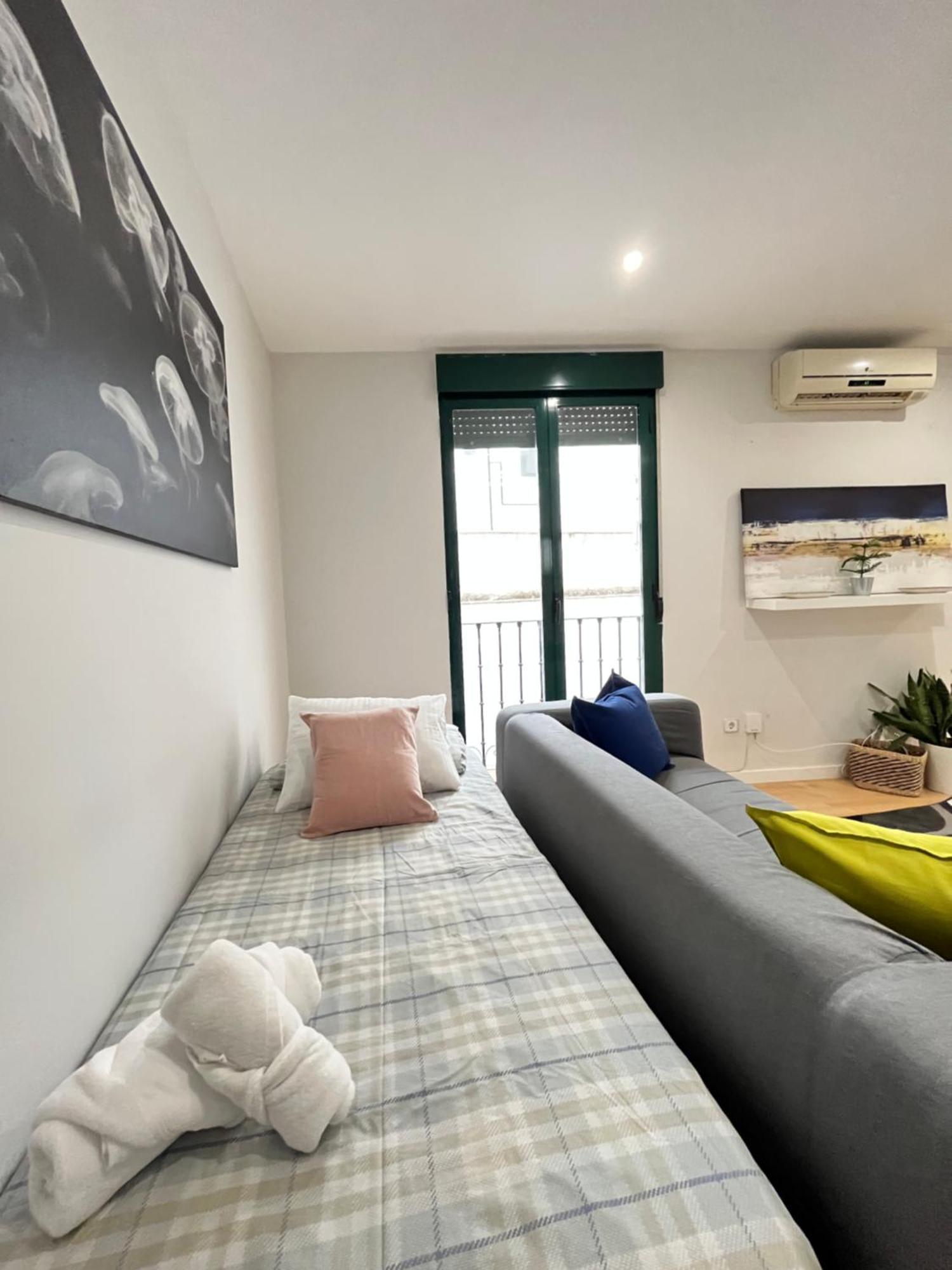 Santa Isabel Centro Temporal Apartment Madrid Exterior photo